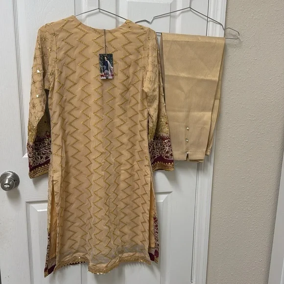 New Pakistani Indian Ethnic wedding EiD party shalwar kameez maroon & gold #589 - Picture 7 of 10